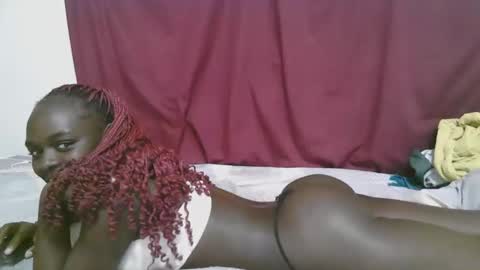 Snapshot of lora_amor chatting on 09/25/25, 06:44 lora_amor online show from 09/25/25, 06:44