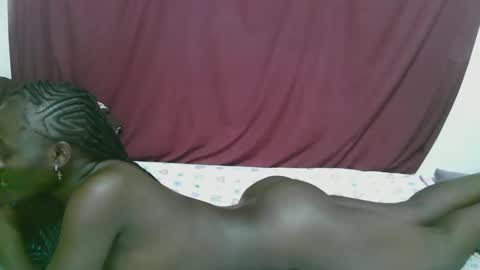 Snapshot of lora_amor chatting on 10/10/25, 12:31 lora_amor online show from 10/10/25, 12:31