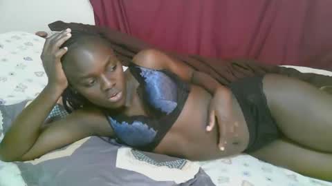 Snapshot of lora_amor chatting on 11/21/25, 11:53 lora_amor online show from 11/21/25, 11:53