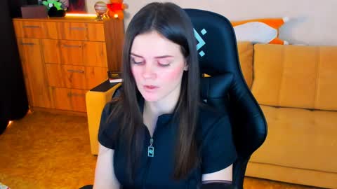 Lora Cain online show from 01/09/25, 02:07