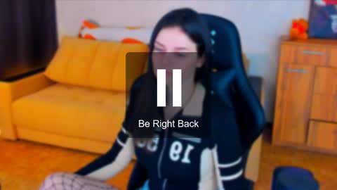 Lora Cain online show from 01/17/25, 05:21