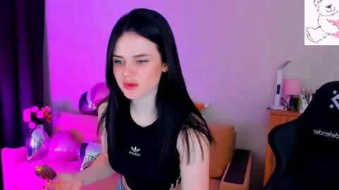 Lora Cain online show from 02/22/25, 05:24