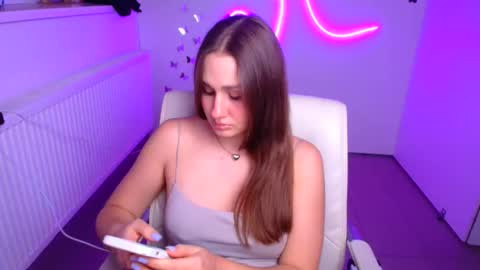 Lora online show from 10/30/25, 01:23