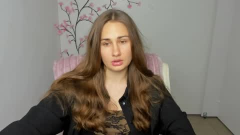 Snapshot of lora_kisses chatting on 06/17/26, 05:32 Lora online show from 06/17/26, 05:32
