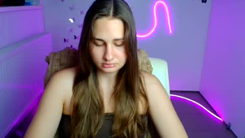 Snapshot of lora_kisses chatting on 06/23/26, 06:00 Lora online show from 06/23/26, 06:00
