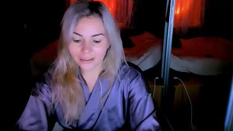 Lora online show from 09/30/25, 02:38