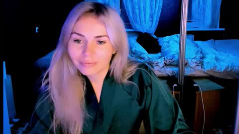 Lora online show from 10/14/25, 02:23