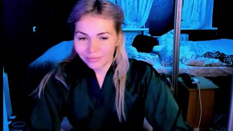 Lora online show from 10/15/25, 02:22