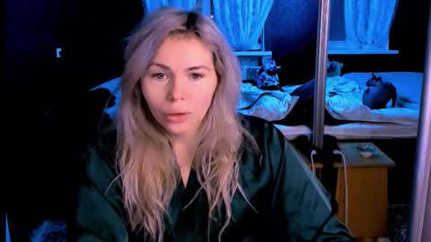 Lora online show from 11/07/25, 02:44