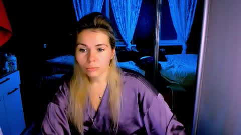 Lora online show from 11/25/25, 02:44