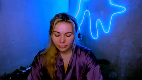 Lora online show from 03/17/26, 02:38