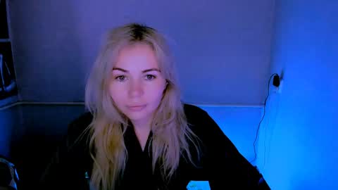 Lora online show from 04/21/26, 02:51