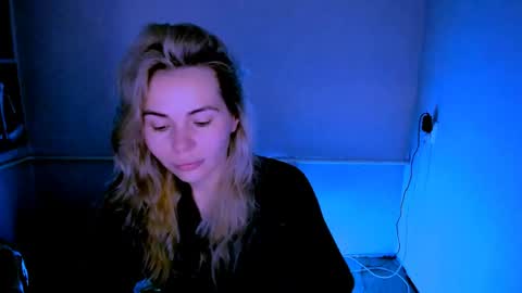 Lora online show from 04/23/26, 02:46