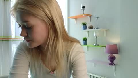 Lora online show from 02/28/26, 09:10