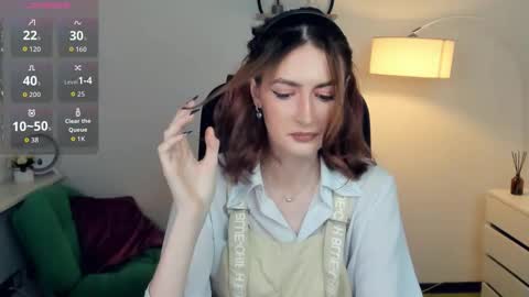 Lora online show from 11/25/25, 01:00