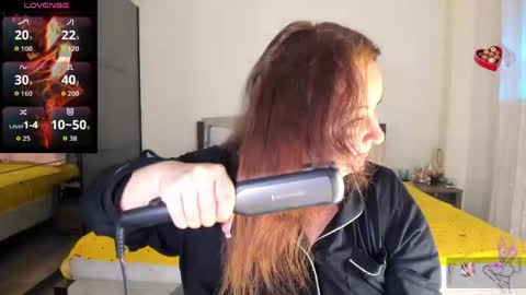 Lora online show from 04/19/26, 10:36