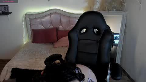 loraine online show from 12/18/24, 08:57