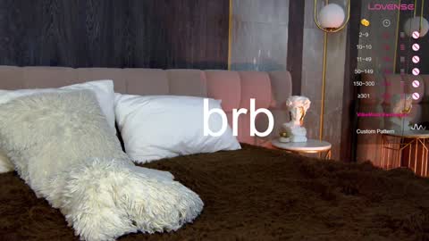 Snapshot of loraineluff chatting on 12/10/24, 07:32 Loraine online show from 12/10/24, 07:32