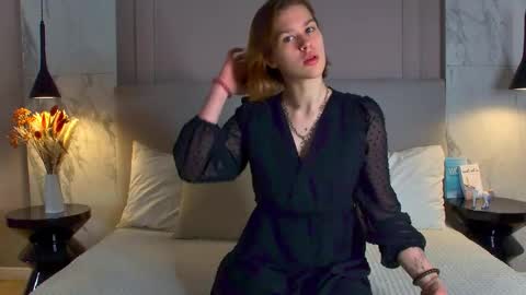 Lora online show from 10/26/25, 04:13