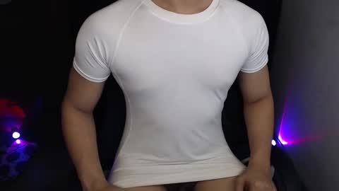 Snapshot of lord_of_cum69 chatting on 04/26/26, 01:36 Macky online show from 04/26/26, 01:36