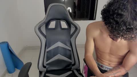 Snapshot of lordpussy__ chatting on 10/18/25, 04:37 lordpussy__ online show from 10/18/25, 04:37