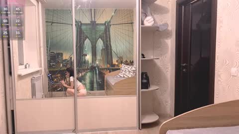 Snapshot of loreeluben chatting on 11/03/25, 01:23 Olivia online show from 11/03/25, 01:23