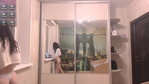 Snapshot of loreeluben chatting on 11/08/25, 01:44 Olivia online show from 11/08/25, 01:44