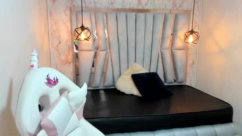 lorem_adams online show from 03/04/25, 11:29