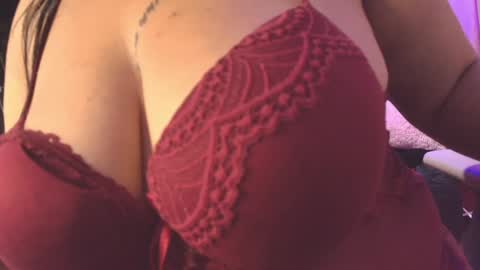 Snapshot of loren_44tits chatting on 12/13/24, 09:20 Loren online show from 12/13/24, 09:20