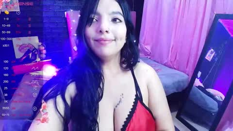 Snapshot of loren_44tits chatting on 09/12/25, 10:43 Loren online show from 09/12/25, 10:43