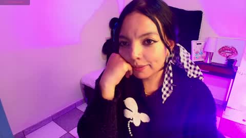Snapshot of loren_44tits chatting on 05/03/26, 10:16 Loren online show from 05/03/26, 10:16