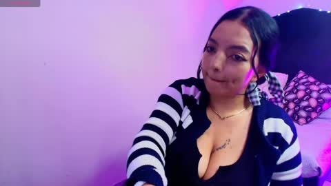 Snapshot of loren_44tits chatting on 05/11/26, 09:12 Loren online show from 05/11/26, 09:12