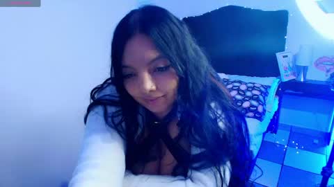 Snapshot of loren_44tits chatting on 05/20/26, 08:04 Loren online show from 05/20/26, 08:04
