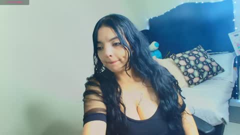 Snapshot of loren_44tits chatting on 05/27/26, 07:55 Loren online show from 05/27/26, 07:55