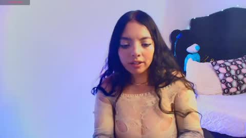 Snapshot of loren_44tits chatting on 05/29/26, 10:19 Loren online show from 05/29/26, 10:19