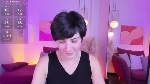 Loren online show from 10/24/25, 02:35