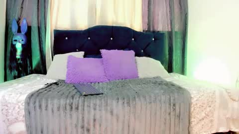 lesly lorena online show from 04/01/26, 07:22