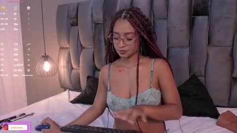 Snapshot of lorena_vieira_ chatting on 02/23/25, 10:53 Lorena Vieira online show from 02/23/25, 10:53