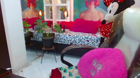 Snapshot of lorenapinto_ chatting on 09/12/25, 08:42 lore online show from 09/12/25, 08:42