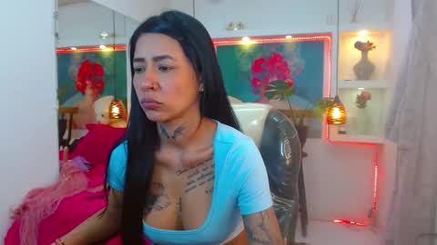 Snapshot of lorenapinto_ chatting on 10/09/25, 02:53 lore online show from 10/09/25, 02:53