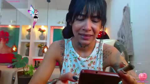 Snapshot of lorenapinto_ chatting on 10/16/25, 02:12 lore online show from 10/16/25, 02:12