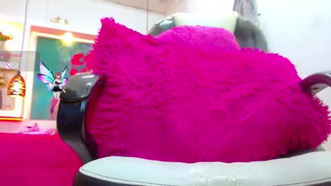 Snapshot of lorenapinto_ chatting on 11/14/25, 01:04 lore online show from 11/14/25, 01:04