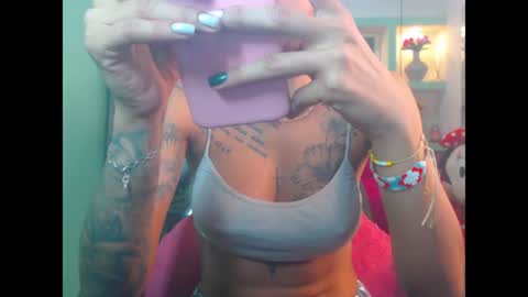 Snapshot of lorenapinto_ chatting on 07/16/26, 12:16 lore online show from 07/16/26, 12:16
