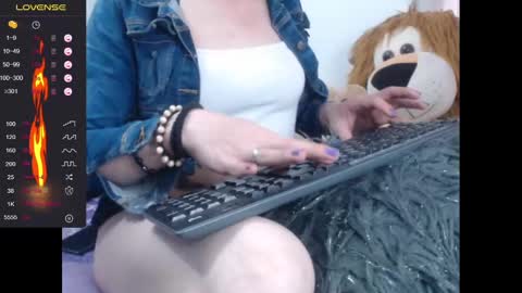 Snapshot of lorenitha_20 chatting on 02/17/25, 01:53 lorenitha online show from 02/17/25, 01:53