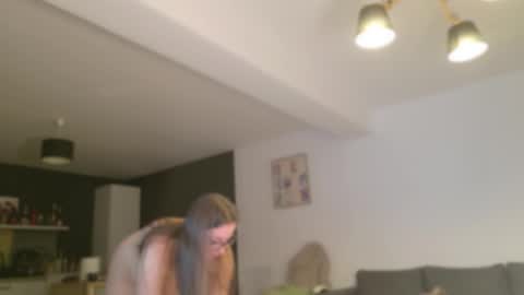 Amelia online show from 10/08/25, 07:22