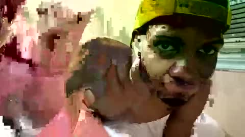 Snapshot of lorenzo17a chatting on 12/26/24, 01:40 lorenzo17a online show from 12/26/24, 01:40