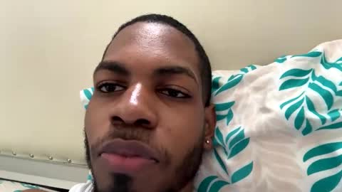 Snapshot of lorenzo17a chatting on 01/01/25, 01:48 lorenzo17a online show from 01/01/25, 01:48