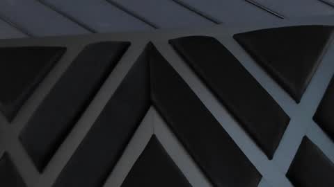  L O R E N Z O  Thumbs Up help  online show from 01/14/25, 11:27