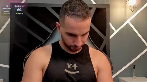  L O R E N Z O  Thumbs Up help  online show from 10/09/25, 05:22