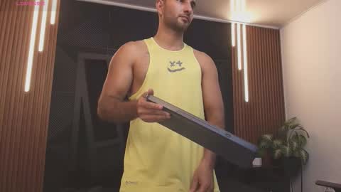  L O R E N Z O  Thumbs Up help  online show from 01/14/26, 05:40